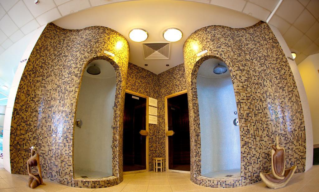Granada Conference, Wellness And Sport Hotel Keşkemet Dış mekan fotoğraf